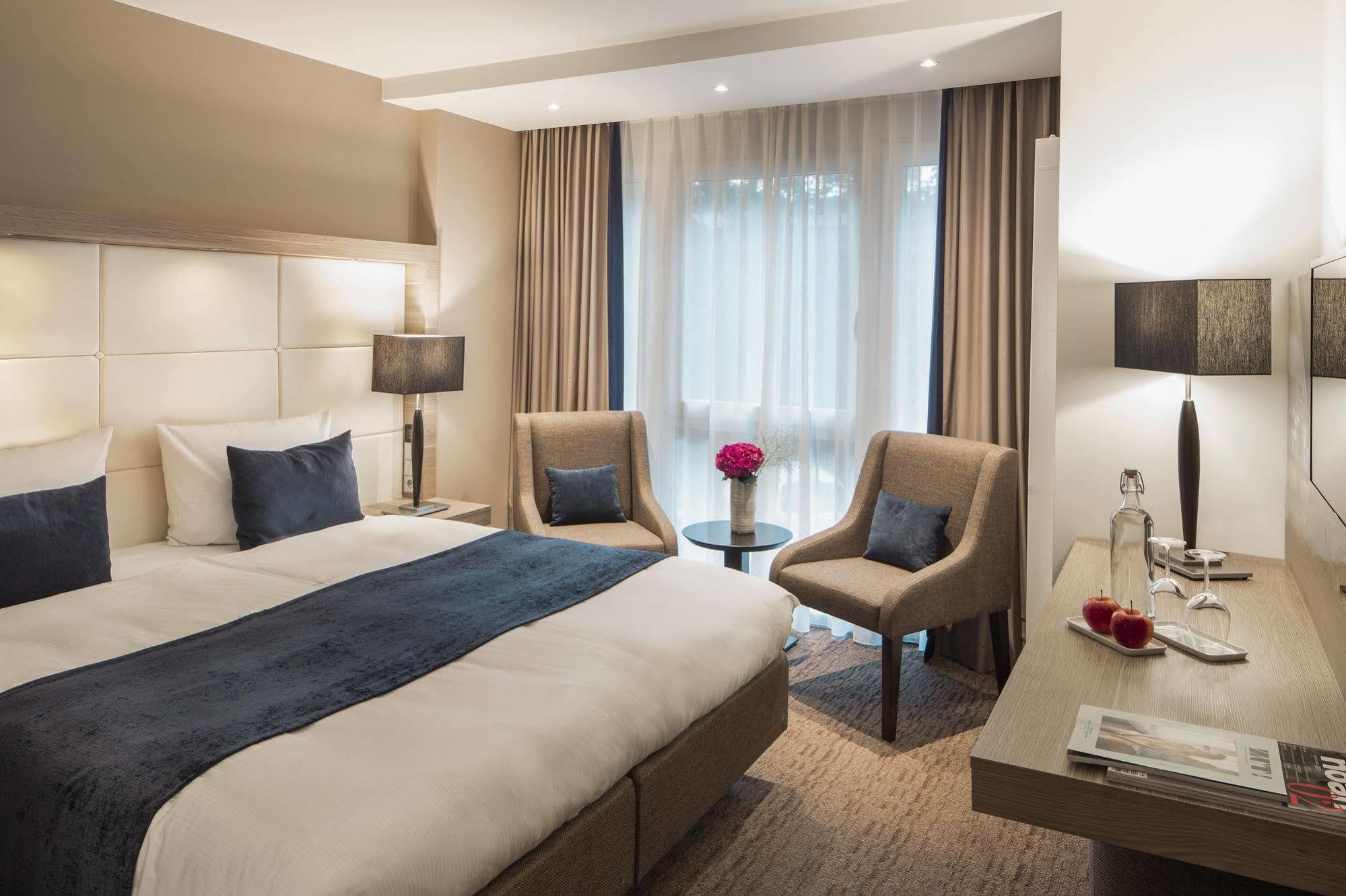 The Alex Hotel Фрайбург Екстериор снимка
