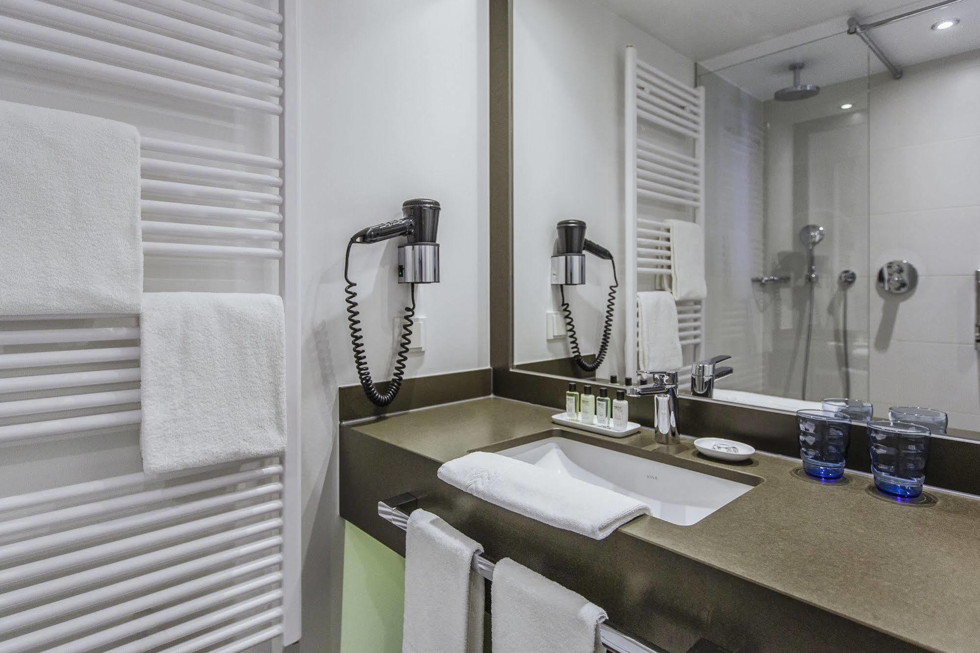 The Alex Hotel Фрайбург Екстериор снимка
